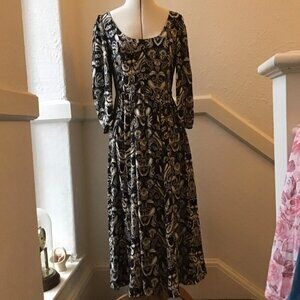 Gorgeous Marks And Spencer Black and white patterned Midi /Maxi Dress Size 6 8
